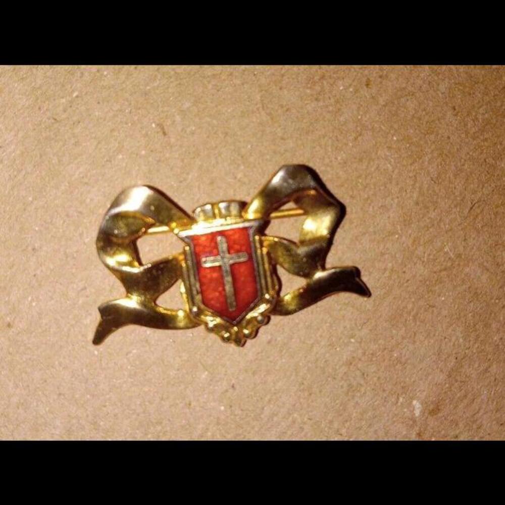 Vintage Red Shield Christian Crucifix On A Bow Lapel/Hat Pin Gold Tone. Award